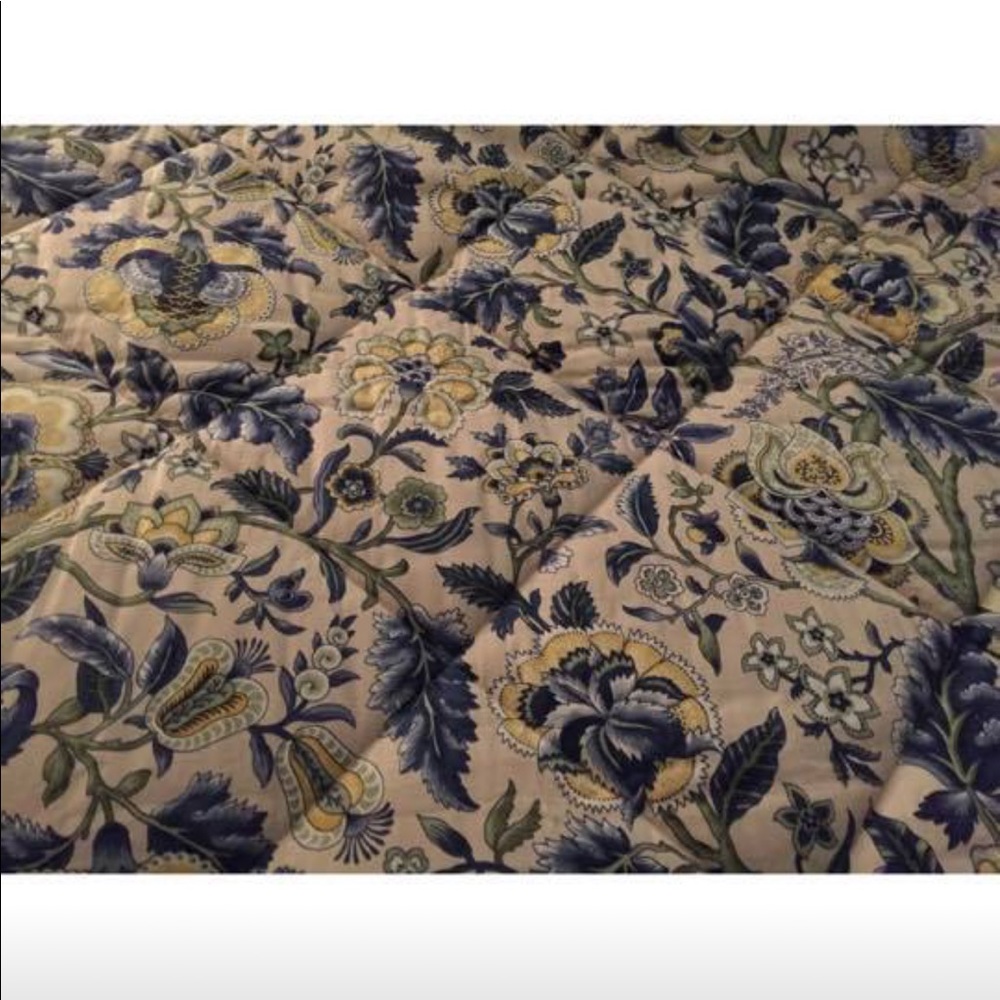 Twin bedspread - Picture 3 of 3